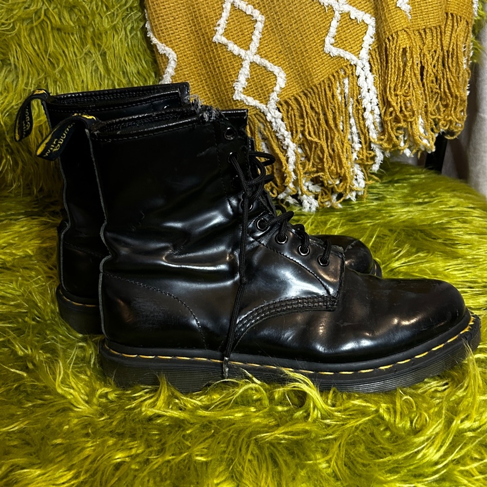 1460 SMOOTH LEATHER LACE UP BOOTS